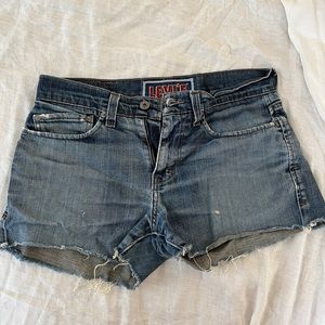 Vintage Levi’s cut off shorts